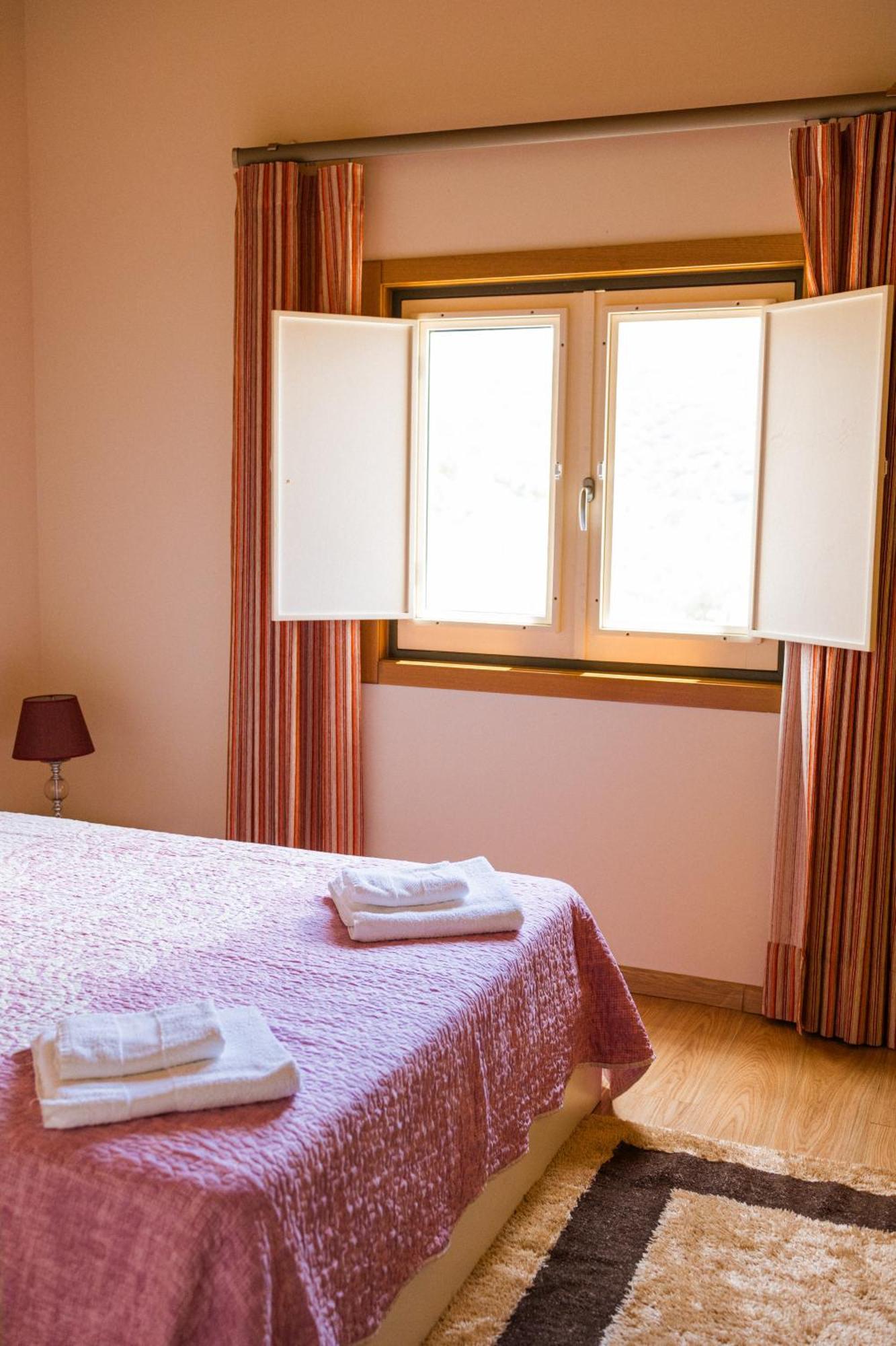 Olhares Do Douro Guest House ตอร์เฮ เด มองคอร์โว ภายนอก รูปภาพ